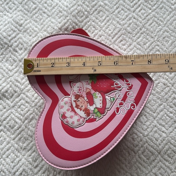 Skinnydip Strawberry Shortcake Heart-Shaped Pink Bag - Picture 9 of 10